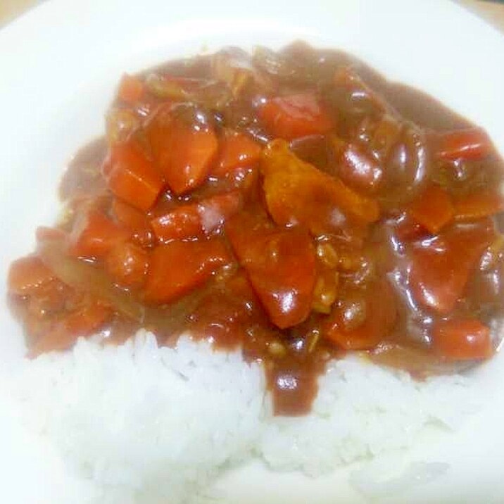 人参豚ももの煮込みカレー/トマト風味